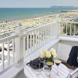 **** Hotel Tiffany's Italie